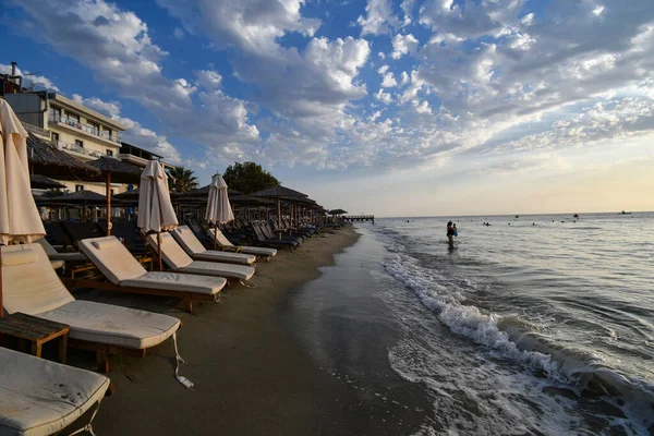 Paralia, Katerini, Yunanistan, 14.08.2025: Paralia, Katerini, Yunanistan 'da deniz üzerinde gün doğumu.