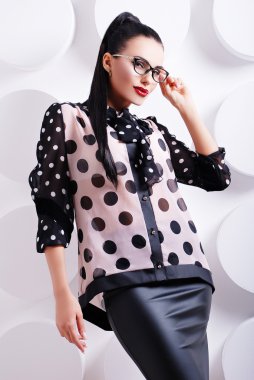 Kadın zarif trendy moda giysileri