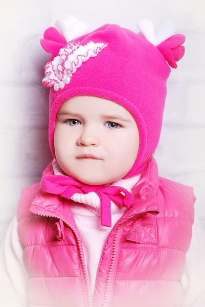 Smiling girl in warm hat — Stock Photo, Image