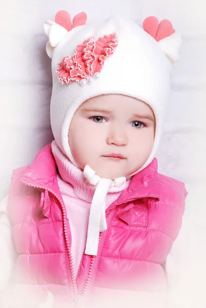 Smiling girl in warm hat — Stock Photo, Image