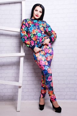 Güzel rahat kıyafetler kadında