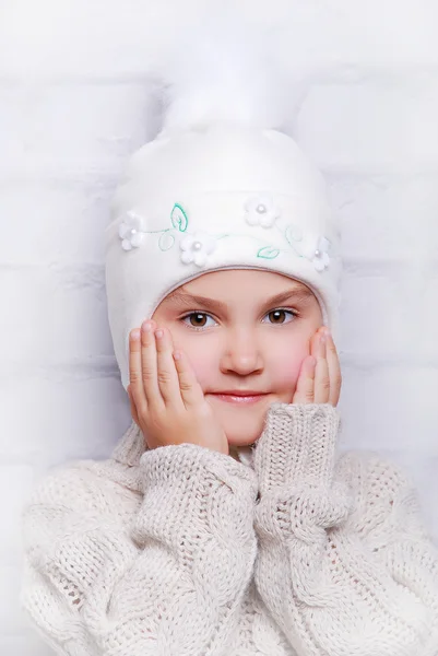 Smiling girl in warm hat — Stock Photo, Image