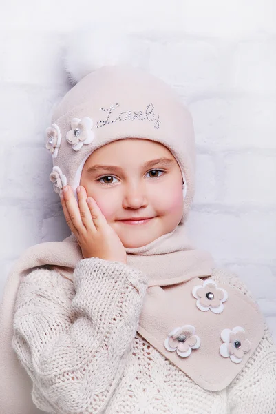 Smiling girl in warm hat — Stock Photo, Image