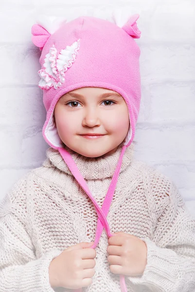 Smiling girl in warm hat — Stock Photo, Image