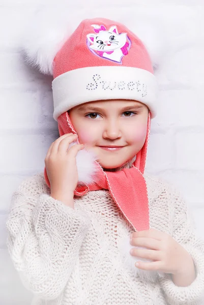 Smiling girl in warm hat — Stock Photo, Image