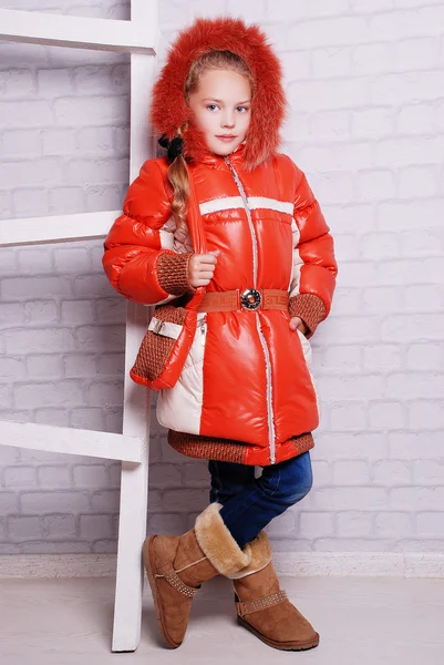 Bambina in cappotto invernale — Foto Stock