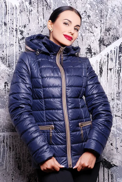 Woman in trendy coat — Stock Photo, Image