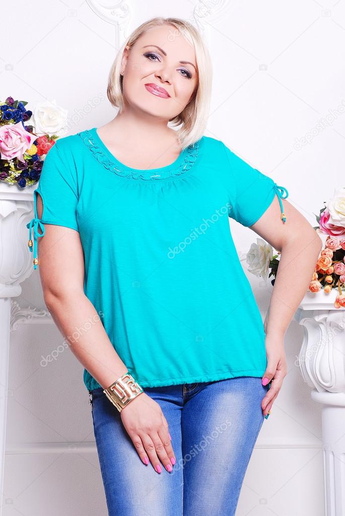 plus size blond woman in casual clothes