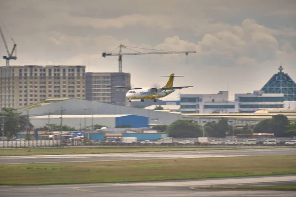 Manila Filipinas Feb 2020 Aviones Cebu Pacific Air Ands Pista — Foto de Stock