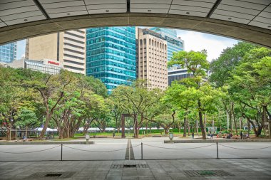 Manila, Filipinler - Şubat 02, 2020: Gündüz vakti Makati şehrinin sokakları