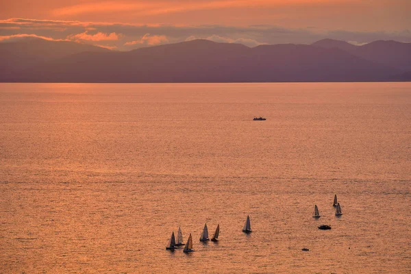 夕暮れ時のアムール湾の眺め — ストック写真