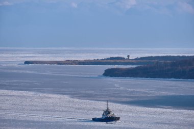 Vanino, Rusya - 18 Ocak 2021: Vanino limanında gemiler.