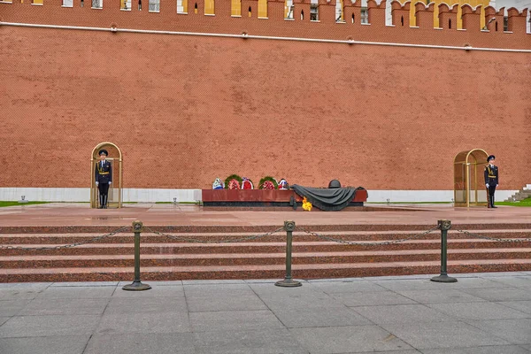 Moscow Russia May 2021 Sentries Stand Eternal Flame Kremlin Wall — Stock Photo, Image