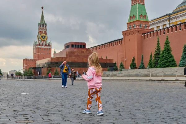 Moscow Russia May 2021 Little Girl Child Camera Walks Red — Stock Photo, Image