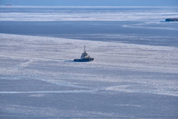 ロシアのヴァニーノ 2021年1月18日 ヴァニーノ港の船 — ストック写真