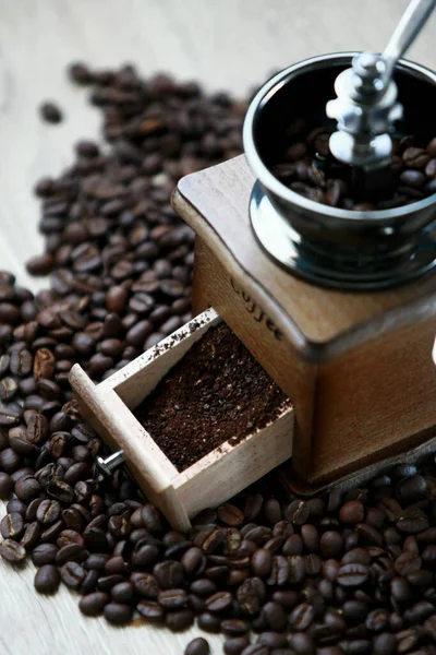 Ręczna Szlifierka Kawy Ziarnem Kawy Zestawem Drip Kettle — Zdjęcie stockowe