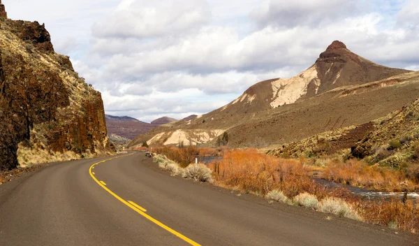 Oregon oss 19 John dag floden Highway stupränna Gulch — Stockfoto