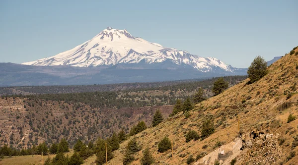 Mount Jefferson står Majestic Oregon Cascade bergskedja — Stockfoto