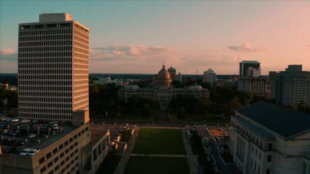 Světlo Osvětluje Dóm Hlavní Budově Státu Mississippi — Stock video
