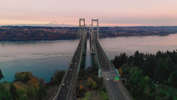 Aerial View Tacoma Narrows Bruggen Puget Sound Mount Rainier Achtergrond — Stockvideo