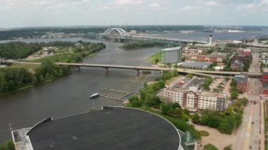 Moline Illinois şehir merkezi üzerinde 4K video.