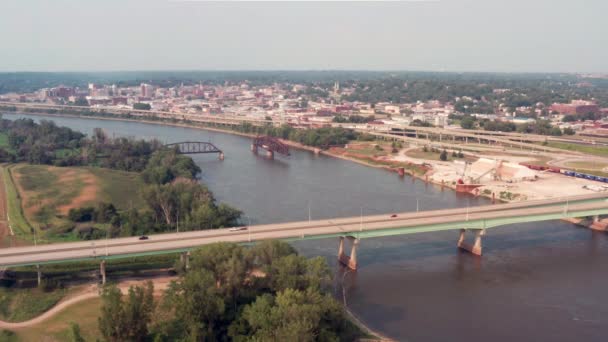 Weitwinkelaufnahme Von Joseph Missouri Über Den Fluss — Stockvideo