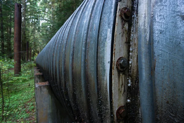 Viaduc industriel de construction de grands pipelines — Photo