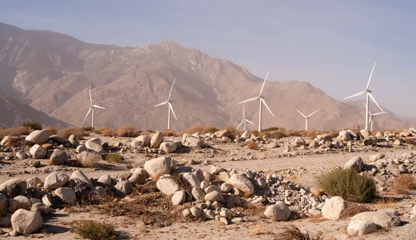 Groene energie Wind Turbines alternatief woestijn macht schoon — Stockfoto