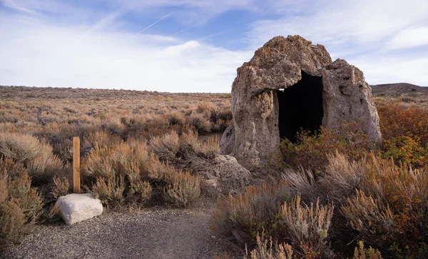 Tufa fyziologickým roztokem sody sůl formace Mono Lake bezodtokové pánve — Stock fotografie