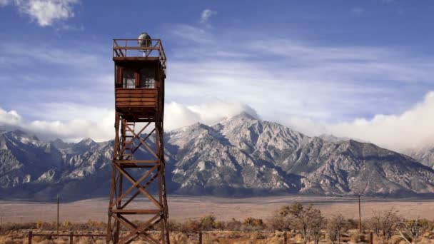 Πύργο φρουράς προβολέα Manzanar Εθνικό ιστορικό χώρο Καλιφόρνια — Αρχείο Βίντεο