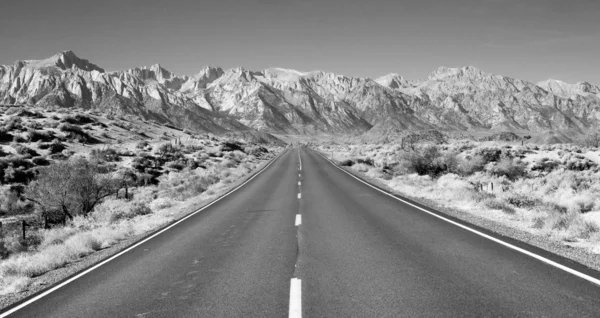 Perfect Highway Owens Valley Sierra Nevada Mountains California — Stock Photo, Image