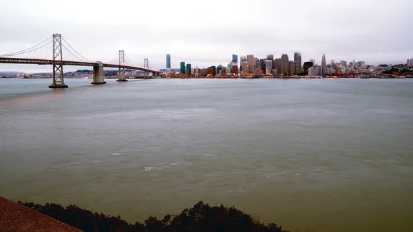 Sisli Körfezi Köprüsü San Francisco Waterfront bağlantı noktası Pasifik Okyanusu — Stok fotoğraf