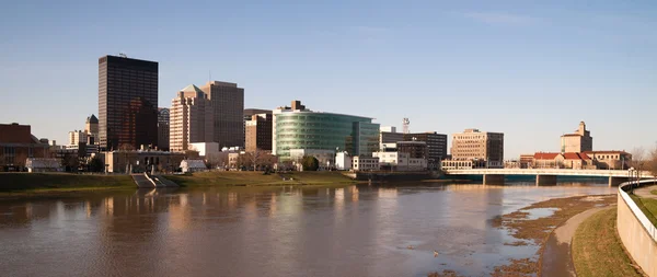 Dayton Ohio Waterfront centru City Skyline Miami River — Stock fotografie