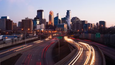 Rush Hour trafik otoyol gündoğumu Minneapolis Minnesota yüksek