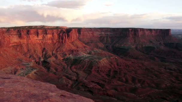 Puesta de sol Soda Springs cuenca verde río el Parque Nacional Canyonlands — Vídeo de stock