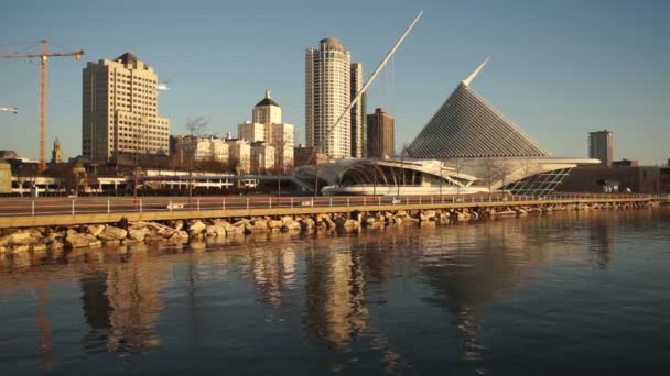 Milwaukee Wisconsin Waterfront stedelijke City Skyline Michiganmeer Verenigde Staten — Stockvideo