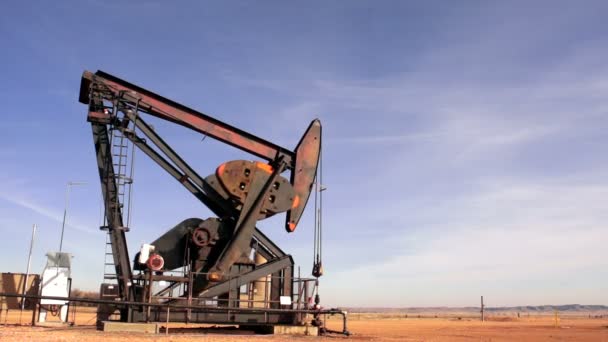 Texas Oil Pump Jack Fracking Crude Extraction Machine — Stock Video