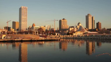 Milwaukee Wisconsin Waterfront kentsel City Skyline Lake Michigan Amerika Birleşik Devletleri