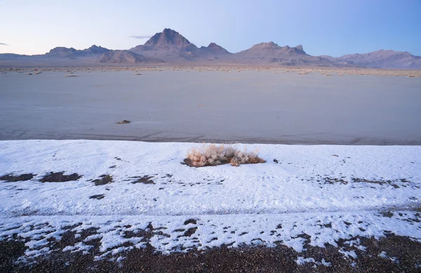 Fresh Snow Bonneville Salt Flats Utah Silver Island Montanhas — Fotografia de Stock