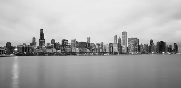 Monocromo cielo lago Michigan Chicago Illinois City Skyline —  Fotos de Stock