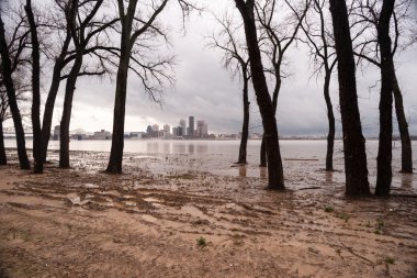 Ohio Nehri nehir Kentucky Louisville sel taşan
