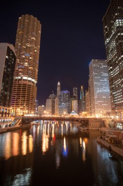 Kanal altında Dearborn Sokağı Chicago şehir şehir Skykine prezervatif