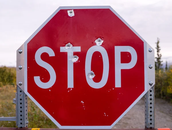 Stop Sign Riddled With Bullet Holes Country Vandalism — Stock Photo, Image