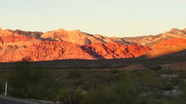 Red Rock Canyon Las Vegas ABD iki şeritli Otoban yol açar