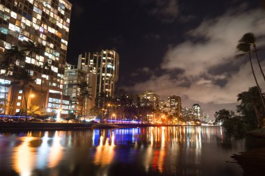 Waikiki binalar otel avuç içi mimari Kapahulu Caddesi Ala Wai Canal