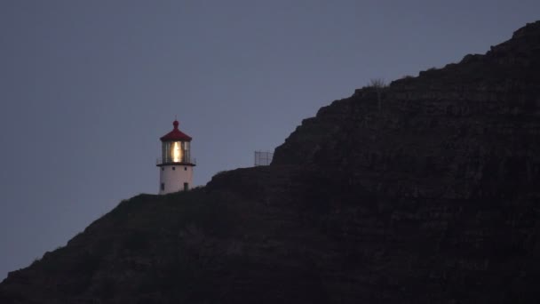 Makapuu deniz feneri Pasifik Okyanusu Hawaii Adası Oahu, Amerika Birleşik Devletleri — Stok video