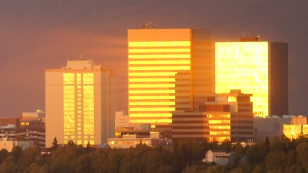 Zonsondergang centrum stad Skyline Anchorage Alaska Noord-Amerika Usa — Stockvideo