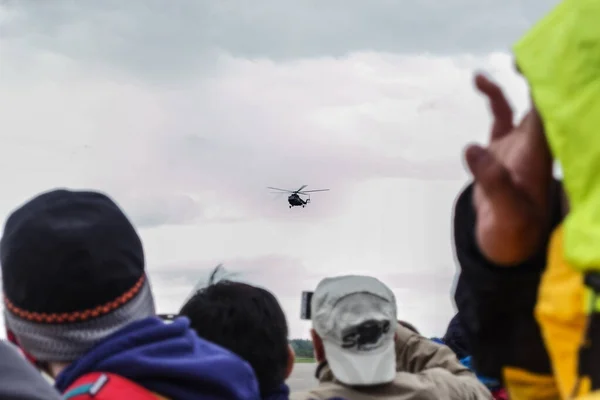 Russian Real Military Helicopter Sky Eyes People Crowd — Stock Photo, Image