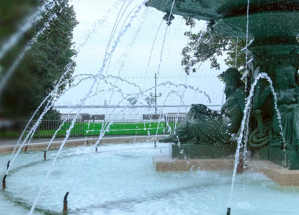 Trevlig fontän i Genève Park — Stockfoto