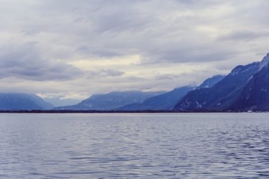 Cenevre Gölü ve dağlarda Vevey, İsviçre